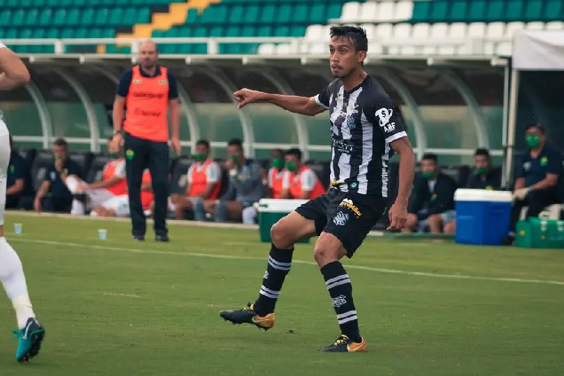 Brusque acerta com Nonato, volante do Figueirense