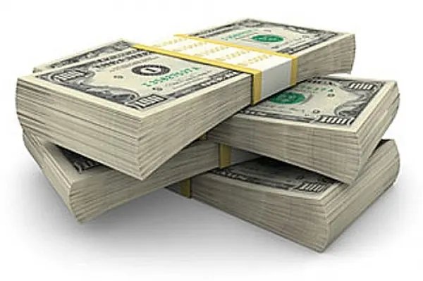 Dólar dispara e fecha semana a R$ 3,24