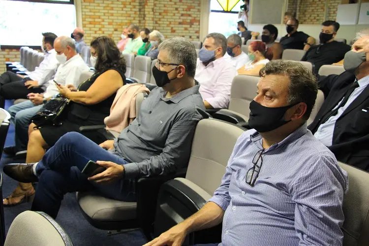 Conselho das Entidades se faz presente na primeira sess&atilde;o do Legislativo brusquense