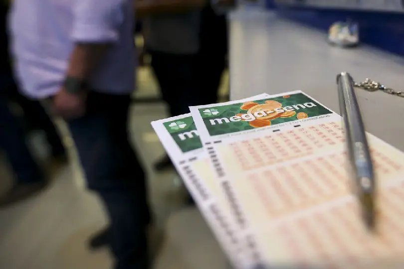 Ningu&eacute;m acerta as seis dezenas da Mega-Sena e pr&ecirc;mio vai a R$ 275 mi
