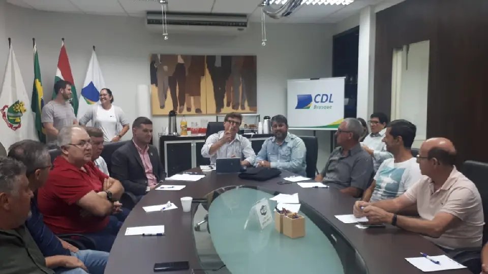 CDL discute com autoridades solu&ccedil;&otilde;es para resolver o problema dos moradores de rua