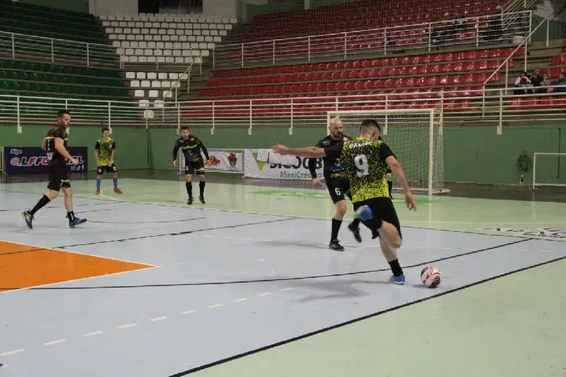 Noite de decis&otilde;es nos Jogos Abertos Comunit&aacute;rios de Brusque
