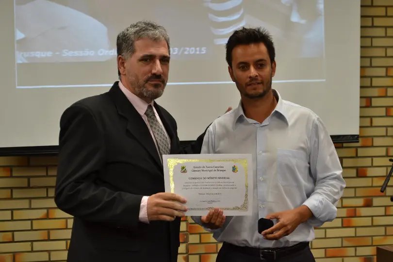 Câmara homenageia 25 anos do Sinseb