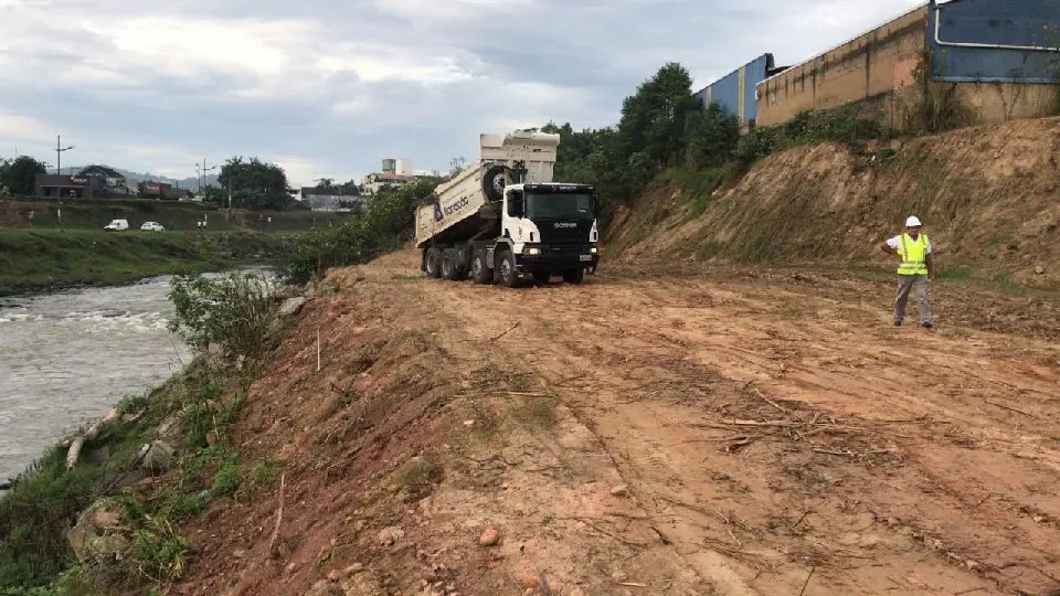 Primeiro trecho de trabalho na Margem Esquerda tem limpeza conclu&iacute;da