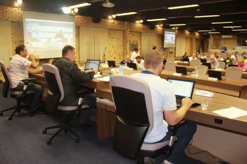 Números mostram que público não aumentou com mudança de horário