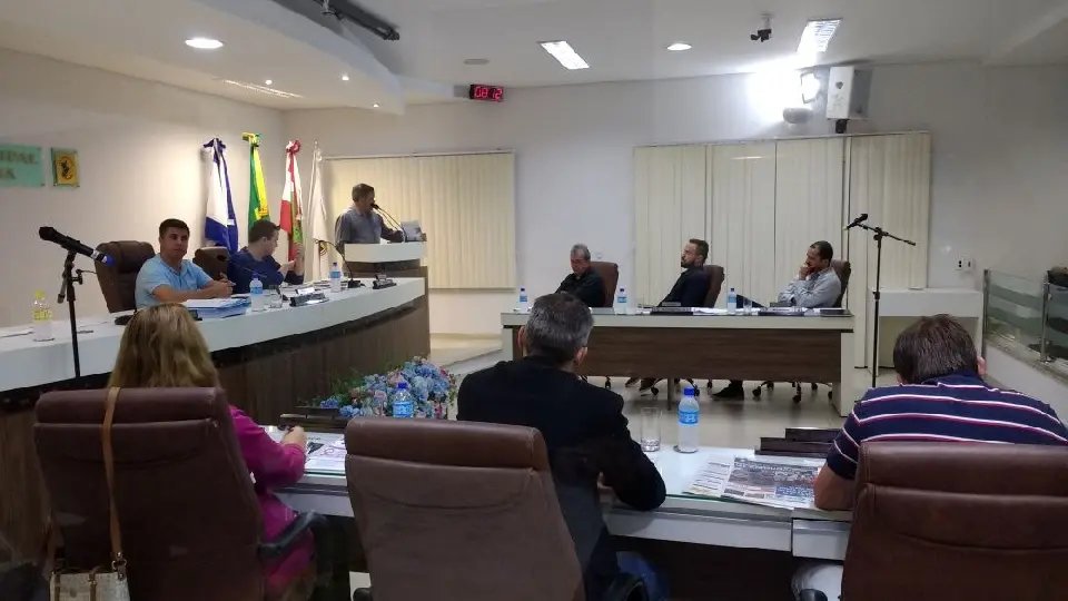 Emenda da oposição a projeto de pavimentação causa debate em Guabiruba