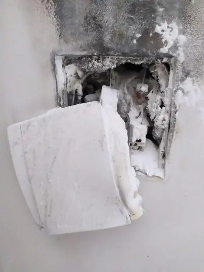Idoso evita que a pr&oacute;pria casa seja consumida pelo fogo durante inc&ecirc;ndio
