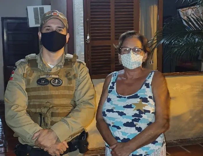 Mulher consegue recuperar dinheiro perdido com aux&iacute;lio da Pol&iacute;cia Militar e rede de vizinhos, em Brusque