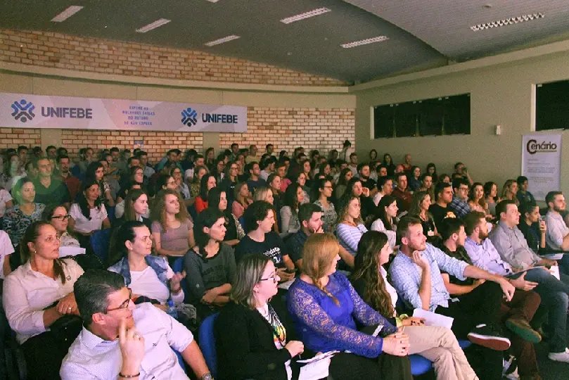 Noite de empreendedorismo e marketing na Unifebe