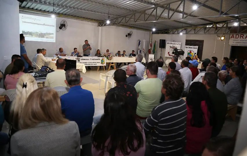 Prefeitura apresenta projetos de pavimenta&ccedil;&atilde;o para seis ruas do Lageado Baixo