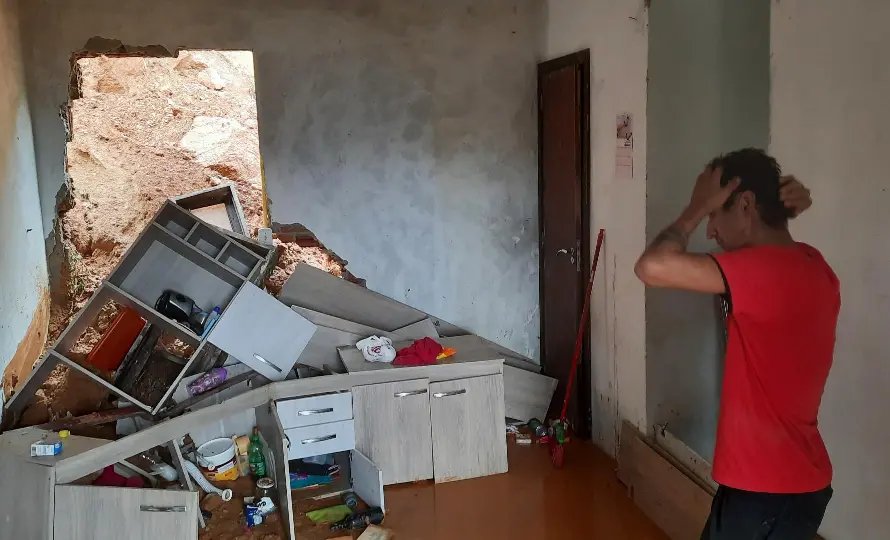 (V&Iacute;DEO) Depois da tormenta, o que restou foram estragos e preju&iacute;zos