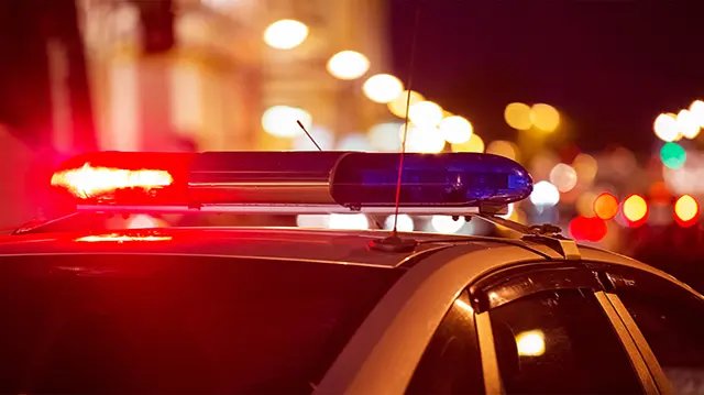 Homem &eacute; preso por furtar garrafa de licor