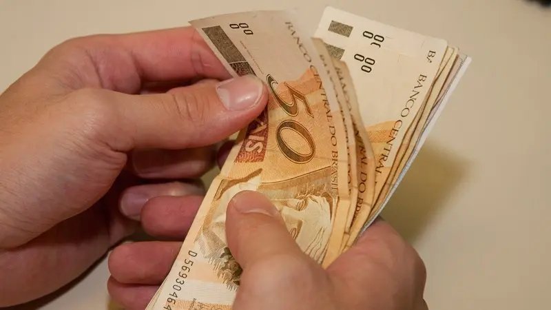 Economia deve encolher em 2015