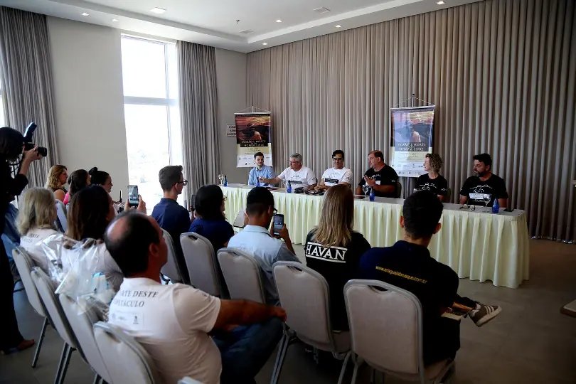 Szafir se impressiona com a grandiosidade do espet&aacute;culo
