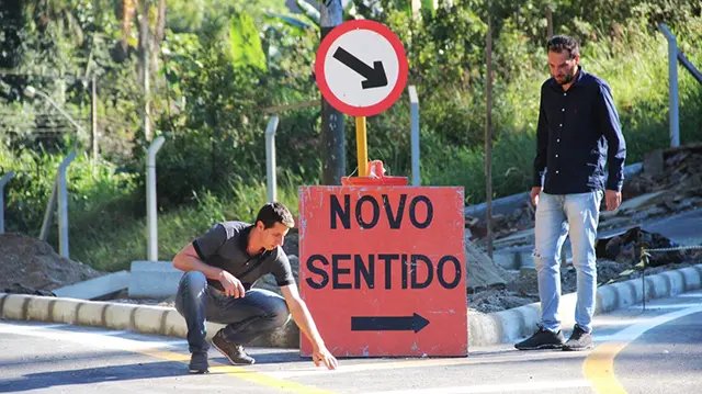 Altera&ccedil;&atilde;o no tr&acirc;nsito no entorno do Hospital Azambuja 