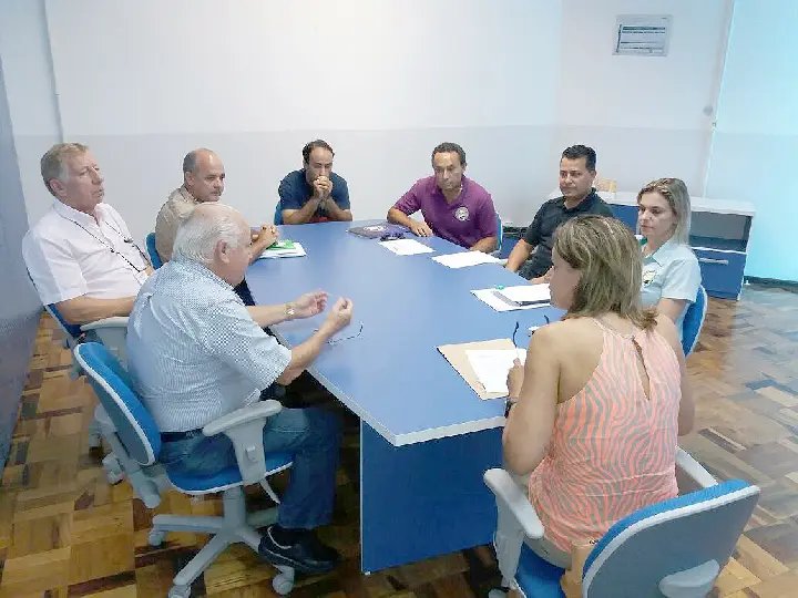 Empresários e empregados da construção civil iniciam negociação
