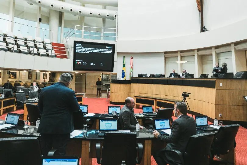 Morte de beb&ecirc; por falta de UTI revolta deputados