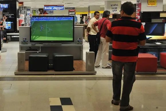 Mercado financeiro espera que taxa de juros caia de 12,25% para 8,75%