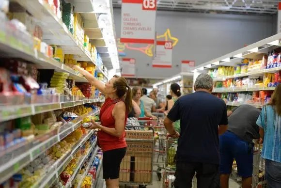 IPC-S sobe e fecha março com inflação de 0,47%