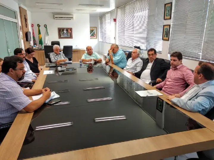 Sa&uacute;de P&uacute;blica &eacute; tema de reuni&atilde;o entre Executivo e Hospital Azambuja 