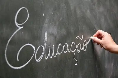 GERED Brusque retifica cronograma de escolha de vagas para professor ACT