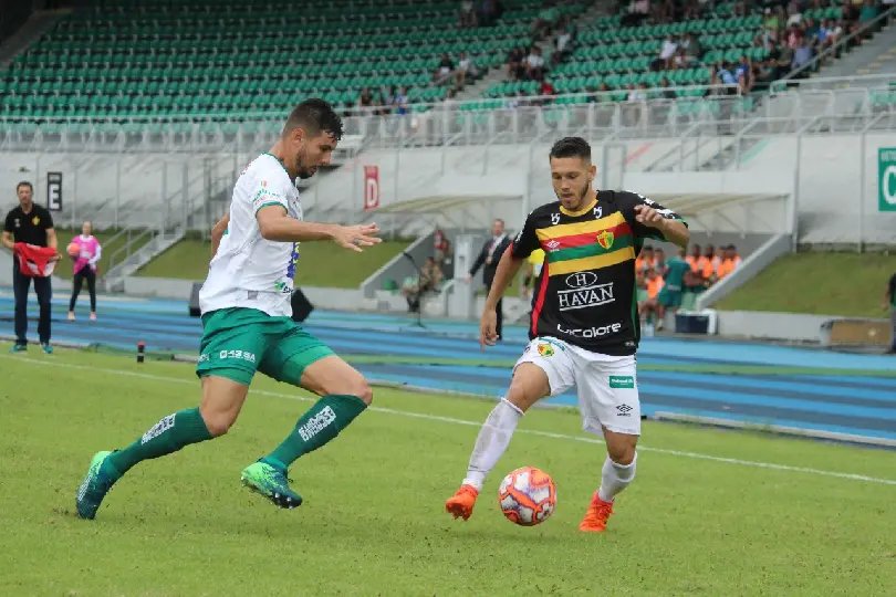 Brusque perde de virada para o Metropolitano na despedida