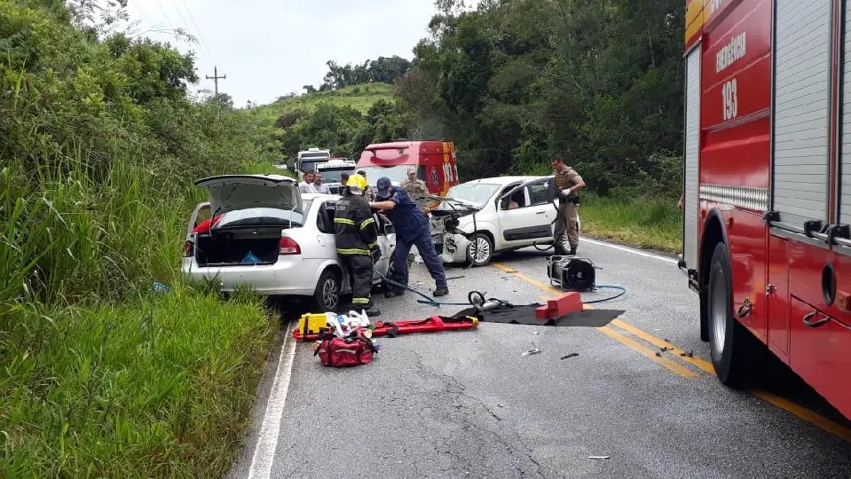 Acidente grave entre SJB e Nova Trento deixa uma pessoa morta