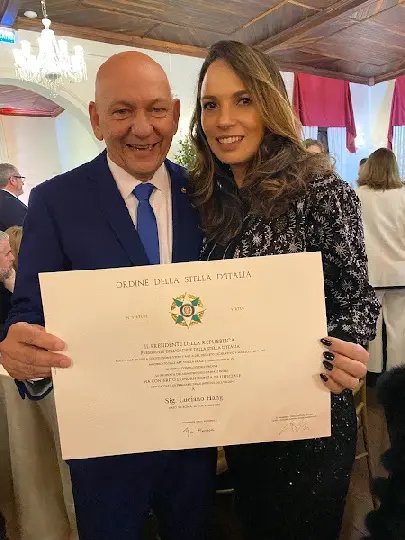 Luciano Hang recebe t&iacute;tulo raro italiano e homenagem da Alesc