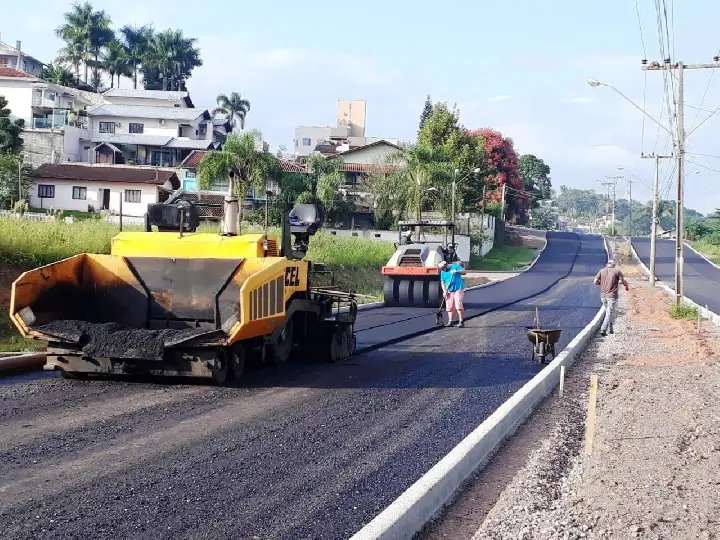 Continuam as obras nas ruas  Augusto Klapoth e Francisco Sassi