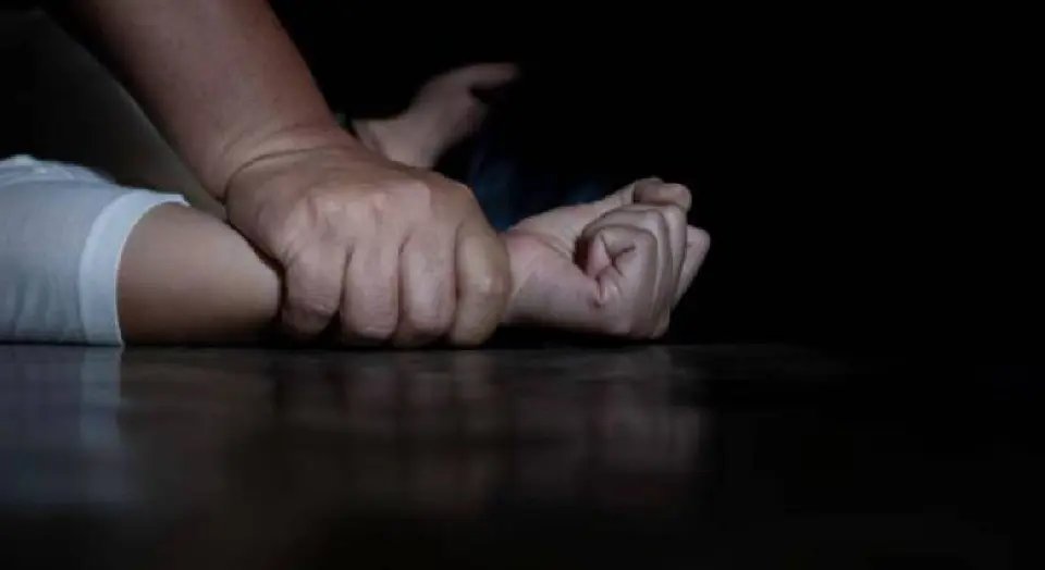 Filha acusa pai de abusar sexualmente de amiguinhas de nove anos