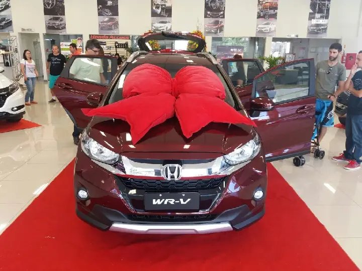 Novo WR-V Experience enche os olhos do visitante na Honda Takai