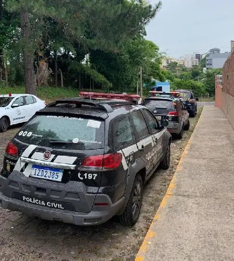 Presa suspeita de integrar associa&ccedil;&atilde;o criminosa voltada a furtos de caminh&atilde;o