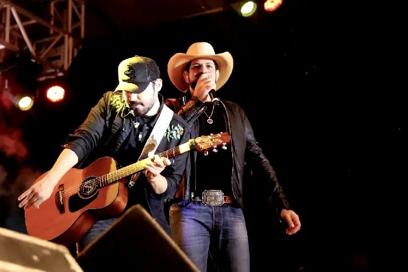 Show com Fernando e Sorocaba em Guabiruba atrai mais de 8 mil pessoas