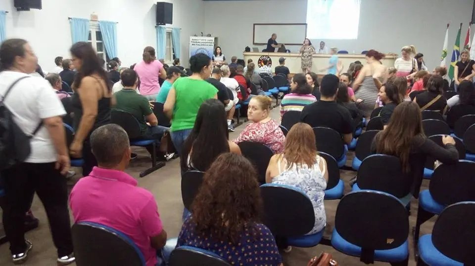 Servidores públicos aprovam estado de greve