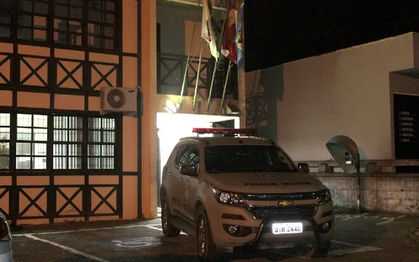 Trabalhadora &eacute; assaltada por dois homens armados, na madrugada