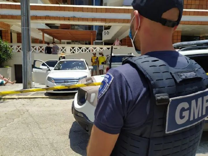 (V&Iacute;DEO) Dois homens s&atilde;o mortos a tiros em Canasvieiras
