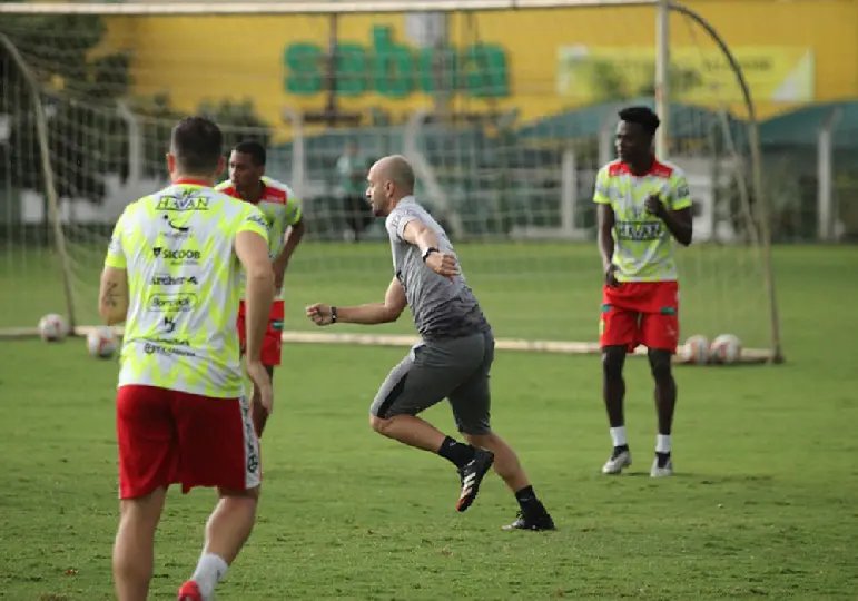 Brusque enfrenta hoje o Vila Nova 