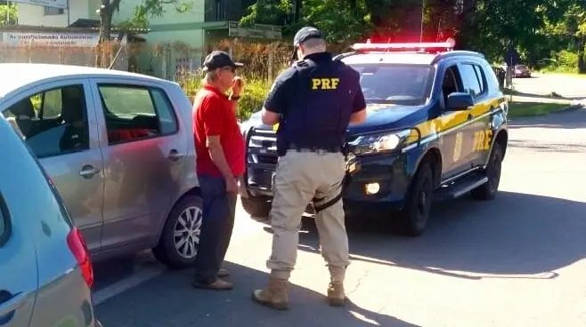 Homem de 84 anos que nunca teve CNH provoca acidente na BR 470