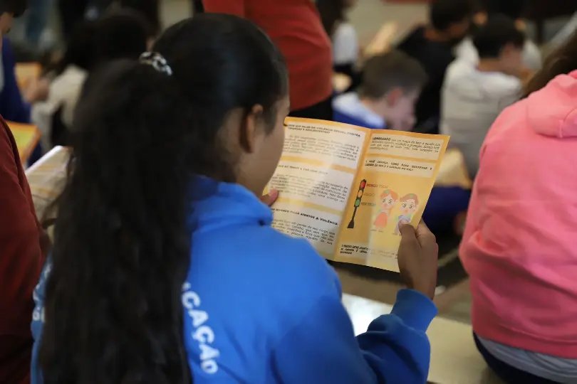 Assist&ecirc;ncia Social realiza a&ccedil;&atilde;o preventiva abuso infanto-juvenil nas escolas