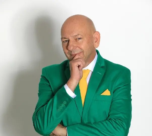 Luciano Hang lan&ccedil;a concurso em busca de um s&oacute;sia