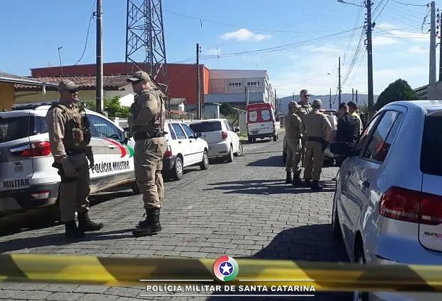 PM prende tr&ecirc;s dos envolvidos no assalto ao carro-forte