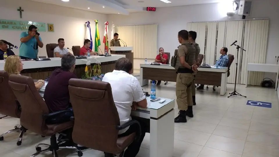 Novos policiais de Guabiruba são apresentados no Legislativo
