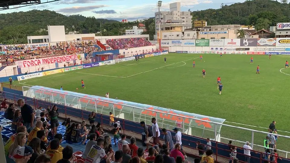 Delega&ccedil;&atilde;o do Marc&iacute;lio jogou g&aacute;s de pimenta contra a torcida, diz relat&oacute;rio