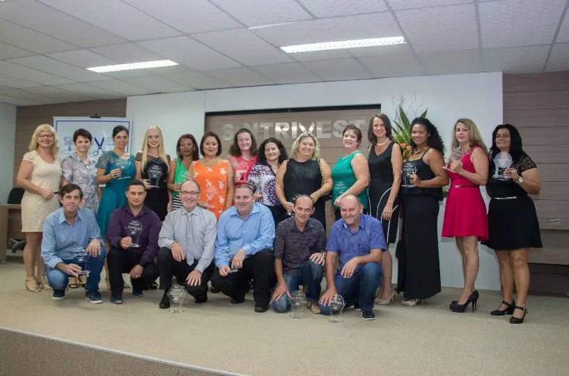 Sintrivest empossa nova diretoria