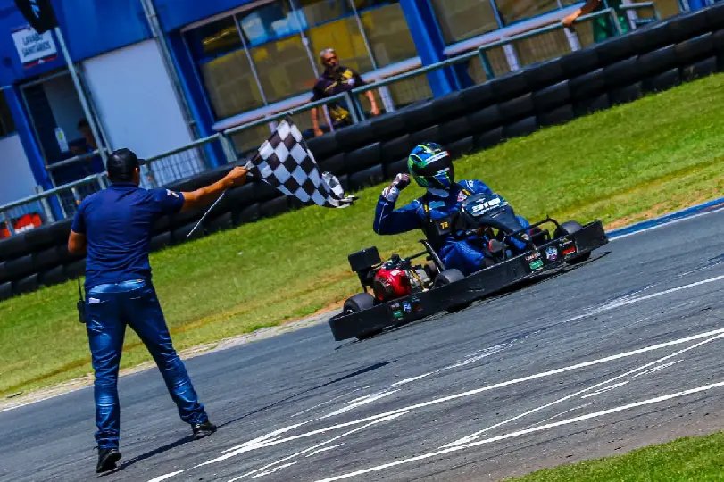 Piloto brusquense disputar&aacute; Mundial de Kart Rental em Portugal