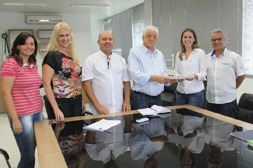 Prefeito assina ordem de serviço para obras na rua Otaviano Rosa
