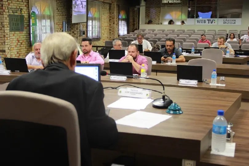 Vereadores mudam de posi&ccedil;&atilde;o e proibi&ccedil;&atilde;o de canudinhos &eacute; sepultada