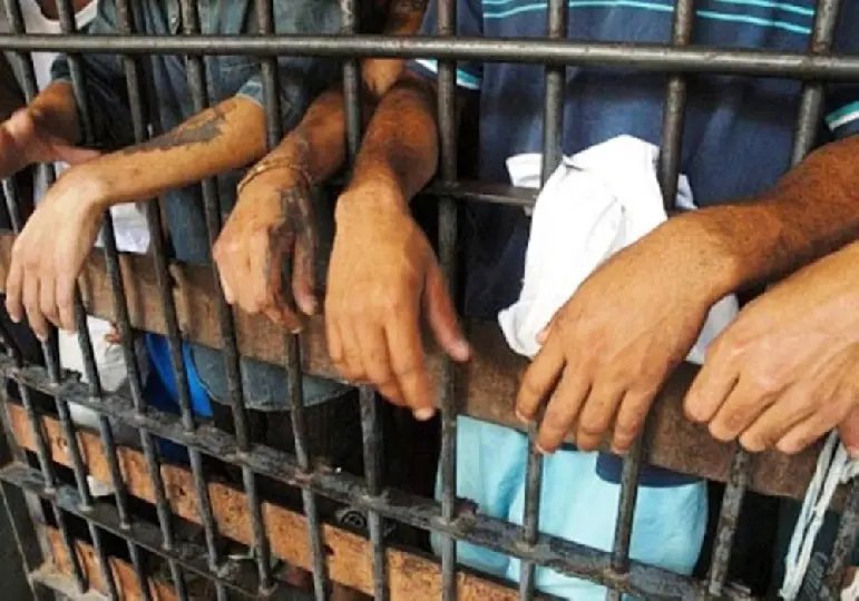 1.738 presos com direito a sa&iacute;da tempor&aacute;ria em SC