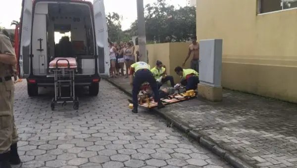Homem é atingido por quatro tiros em Tijucas