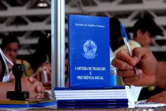 País inicia ano fechando 40,8 mil empregos formais